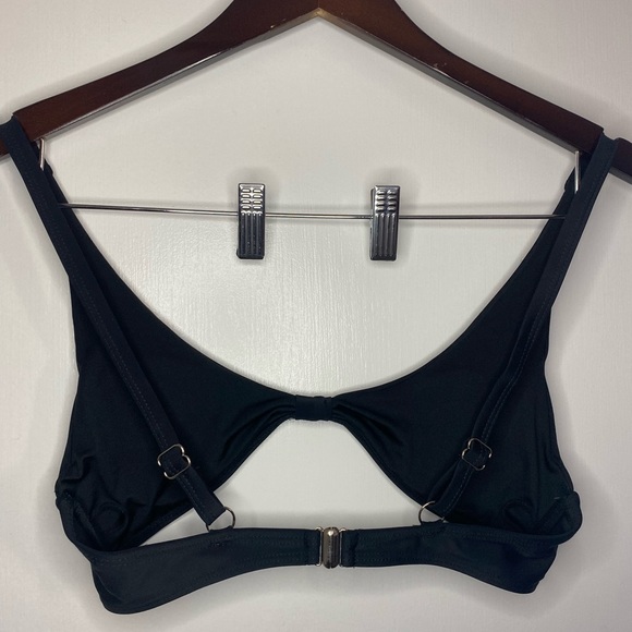 Black Bikini - Picture 2 of 10